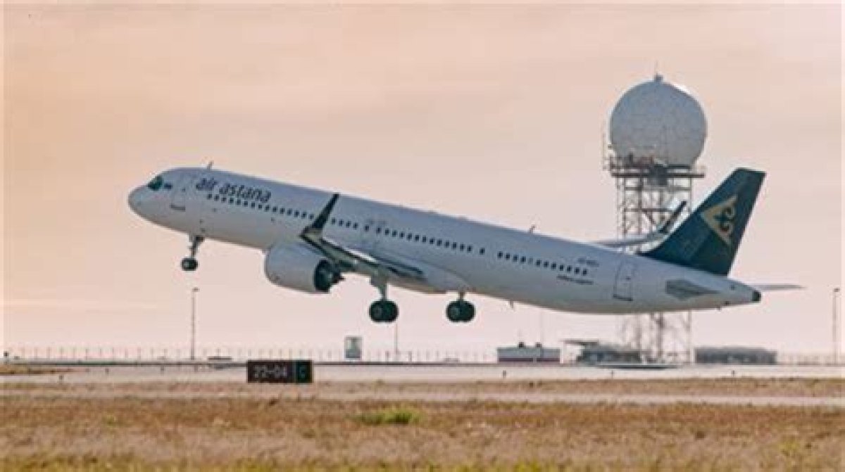 Air Astana 2015 Engine Cctv Footage Reveals the Truth