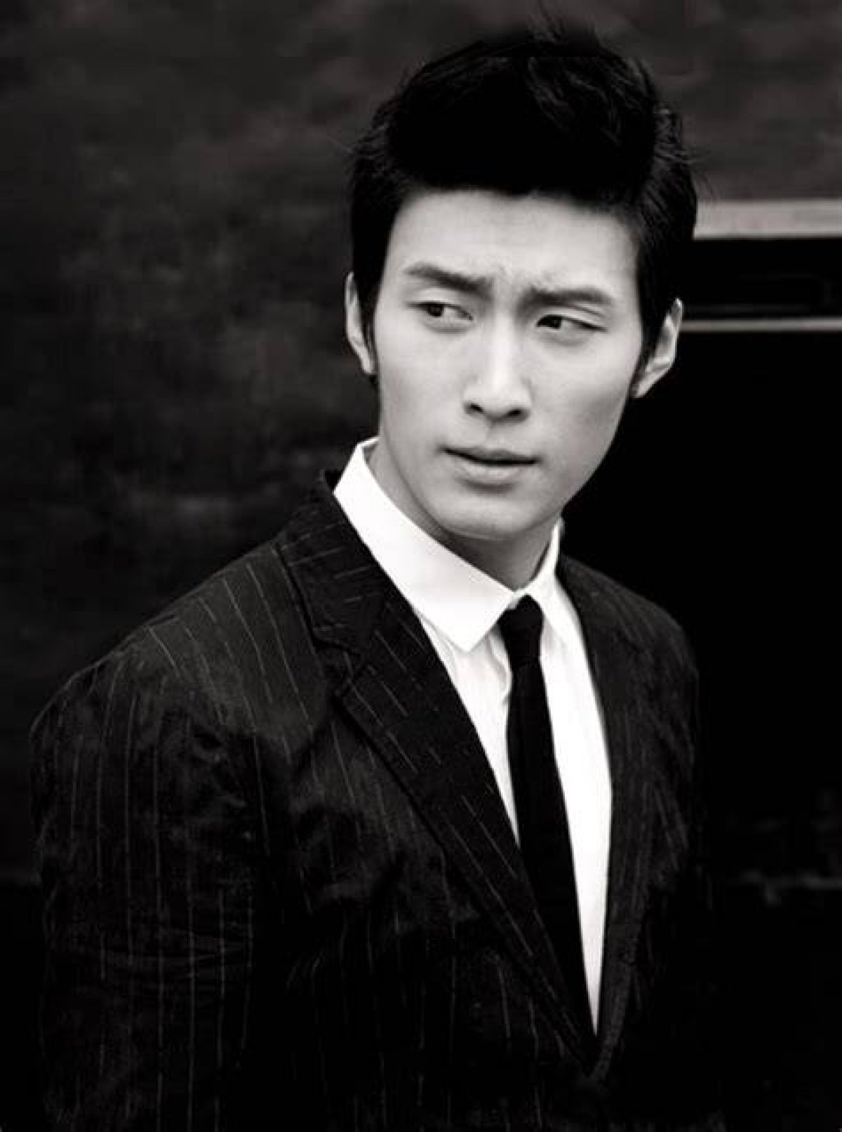 Biography of Shawn Dou