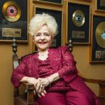 Brenda Lee Bio, Lifestyle, Age, Husband, Daughters, Songs, Net Worth and Height