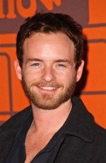 Christopher Masterson: a Comprehensive Look at the Life and Career of the Talented Actor