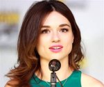 Crystal Reed Biography - Facts, Childhood, Family Life & Achievements