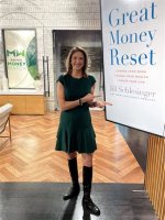 Discovering the Age of Jill Schlesinger: a Financial Guru