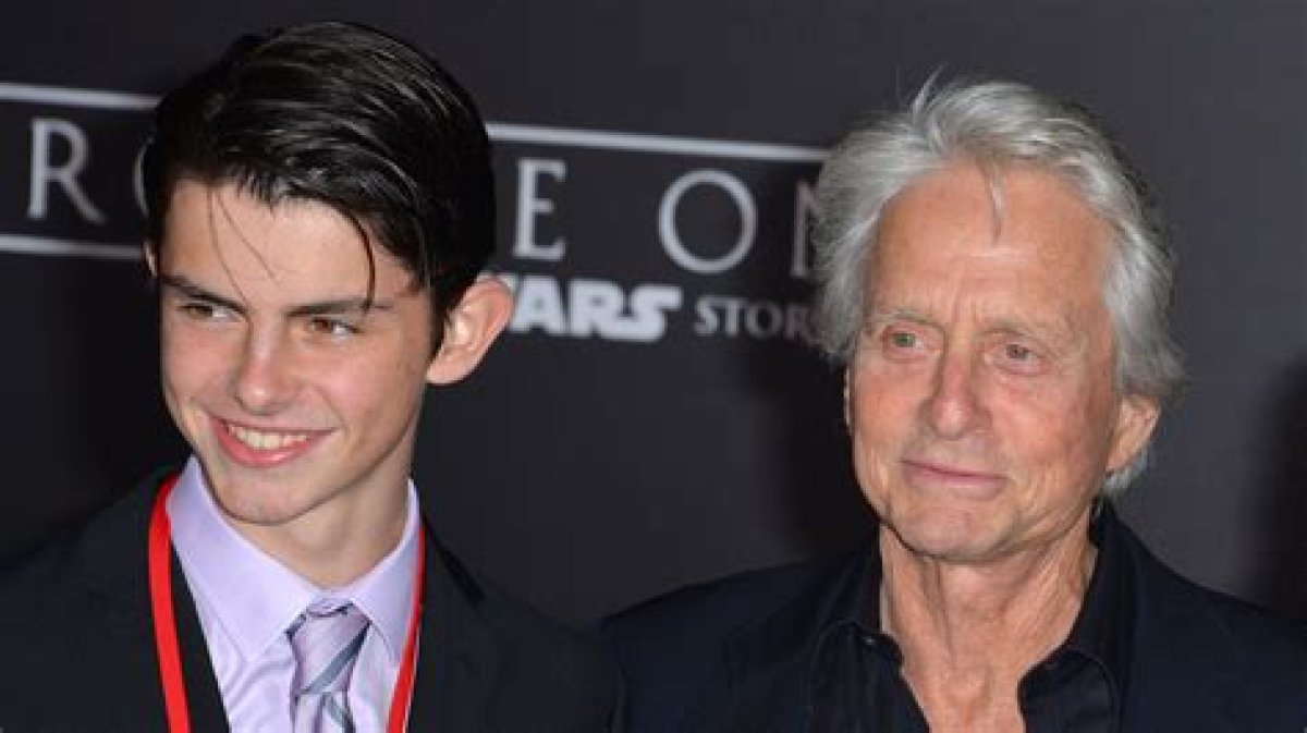Dylan Michael Douglas 7 Interesting Facts About the Son of Michael Douglas and Catherine Zeta-Jo ·