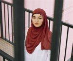 Elisa Bas Eltern, Family Origine and Age Gap ·