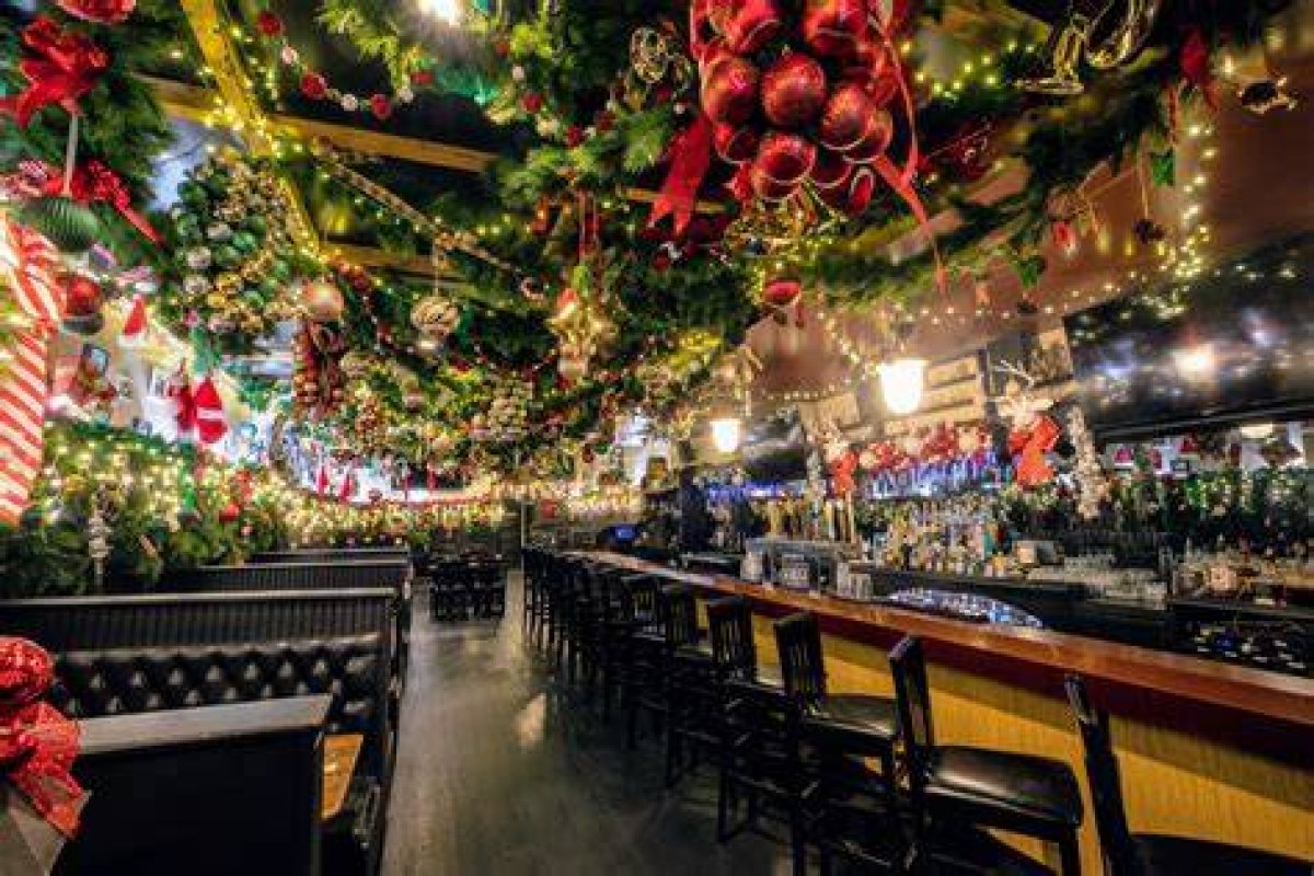 Exploring Craftsman Row Saloon: a Culinary Gem in the Heart of the City