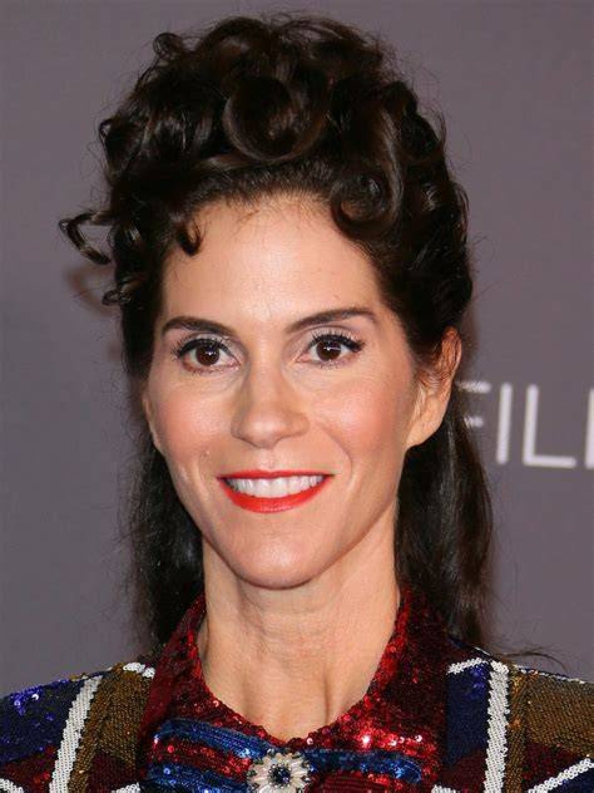 Exploring Jami Gertz's Fascinating Life and Career