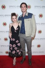 Exploring the Height of Joey King: How Tall Is She in Feet?