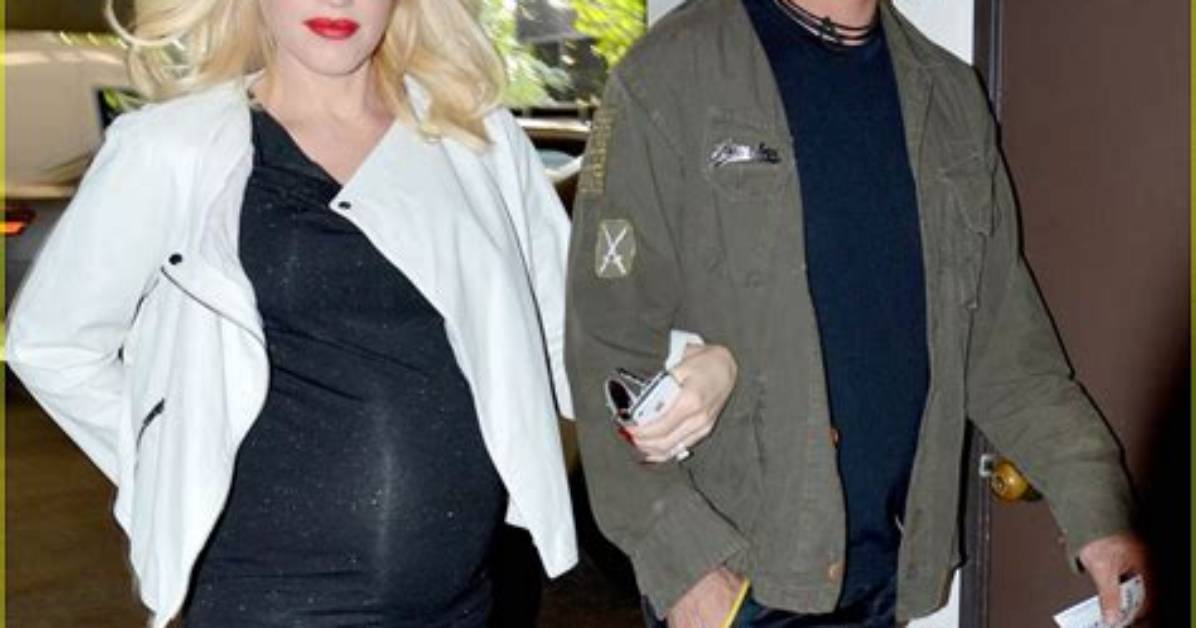 Gwen Stefani: Pregnancy News & Baby Bump Rumors Updates!
