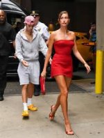 Hailey Bieber's Height in Feet Revealed