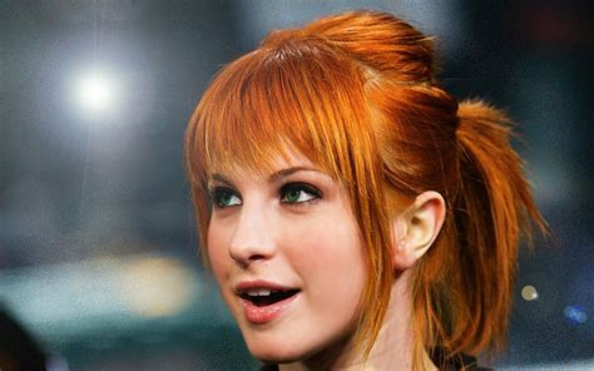Has Hayley Williams Done Plastic Surgery? Before and After Photo