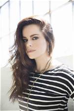 Is Emily Hampshire Pregnant? Schitts Creek Actress Partner After Split from Teddy Geiger ·