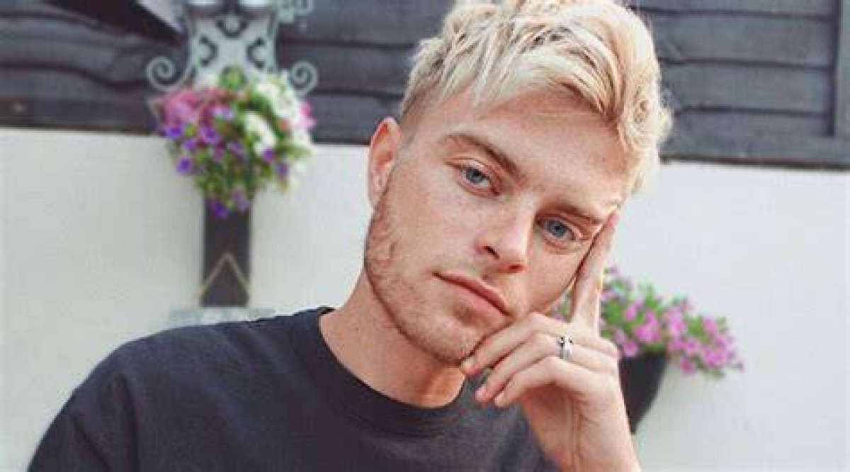 Is Tom Harlock Gay? Age, Height, Net Worth