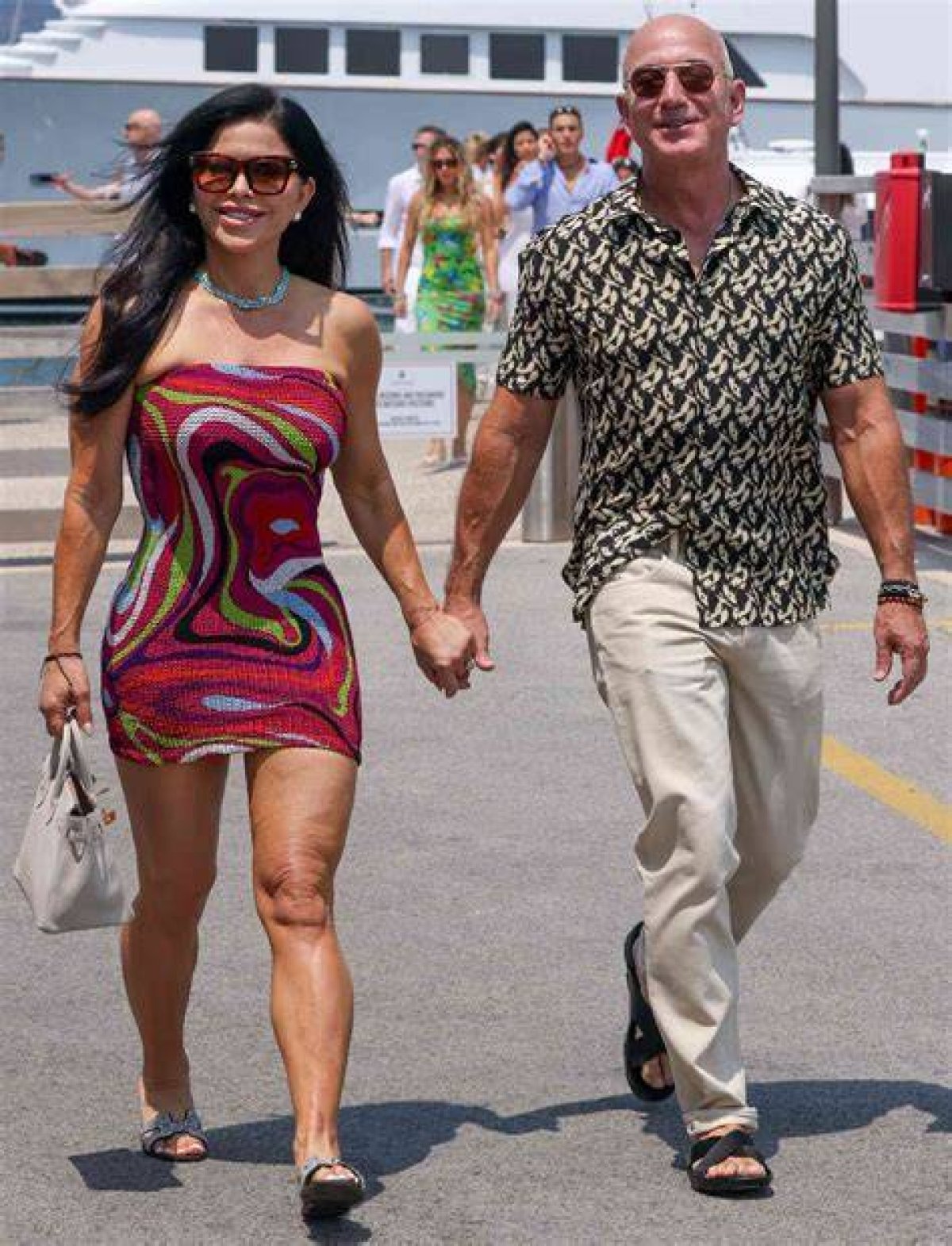 Jeff Bezos and Lauren Sanchez: a Modern Love Story