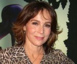 Jennifer Grey Biography - Facts, Childhood, Family Life & Achievements