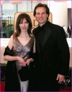 Kelly Rowan and Bill Paxton in "Big Love"