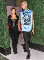 Kourtney Kardashian Slams Paparazzi After Travis Barker Was Fighting for His Life Sun 3 July 20