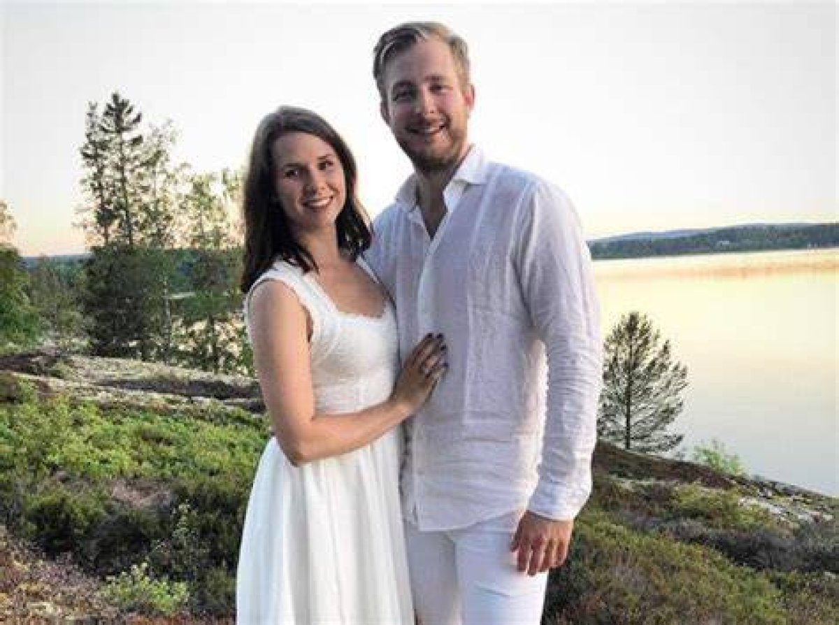 Linus Ullmark and Moa Wikman