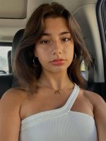 Mikayla Campinos: the Girl Behind the Pickles Account