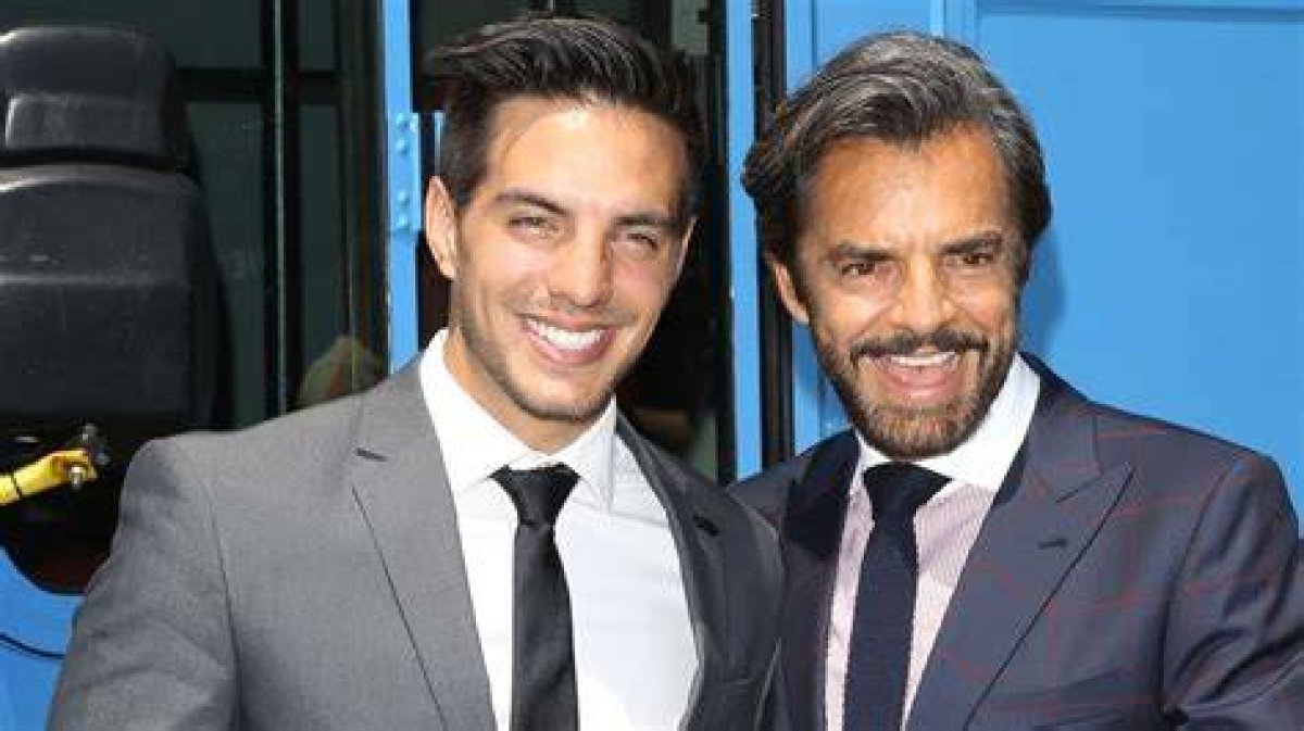 Moxvlog | Vadhir Derbez - Age, Family, Bio