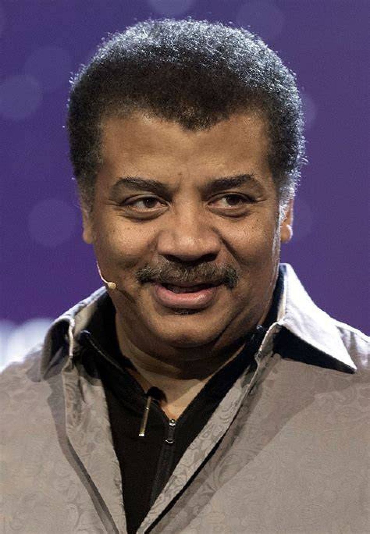 Neil deGrasse Tyson Net Worth – Look at His Multiple Income and Earning Sources