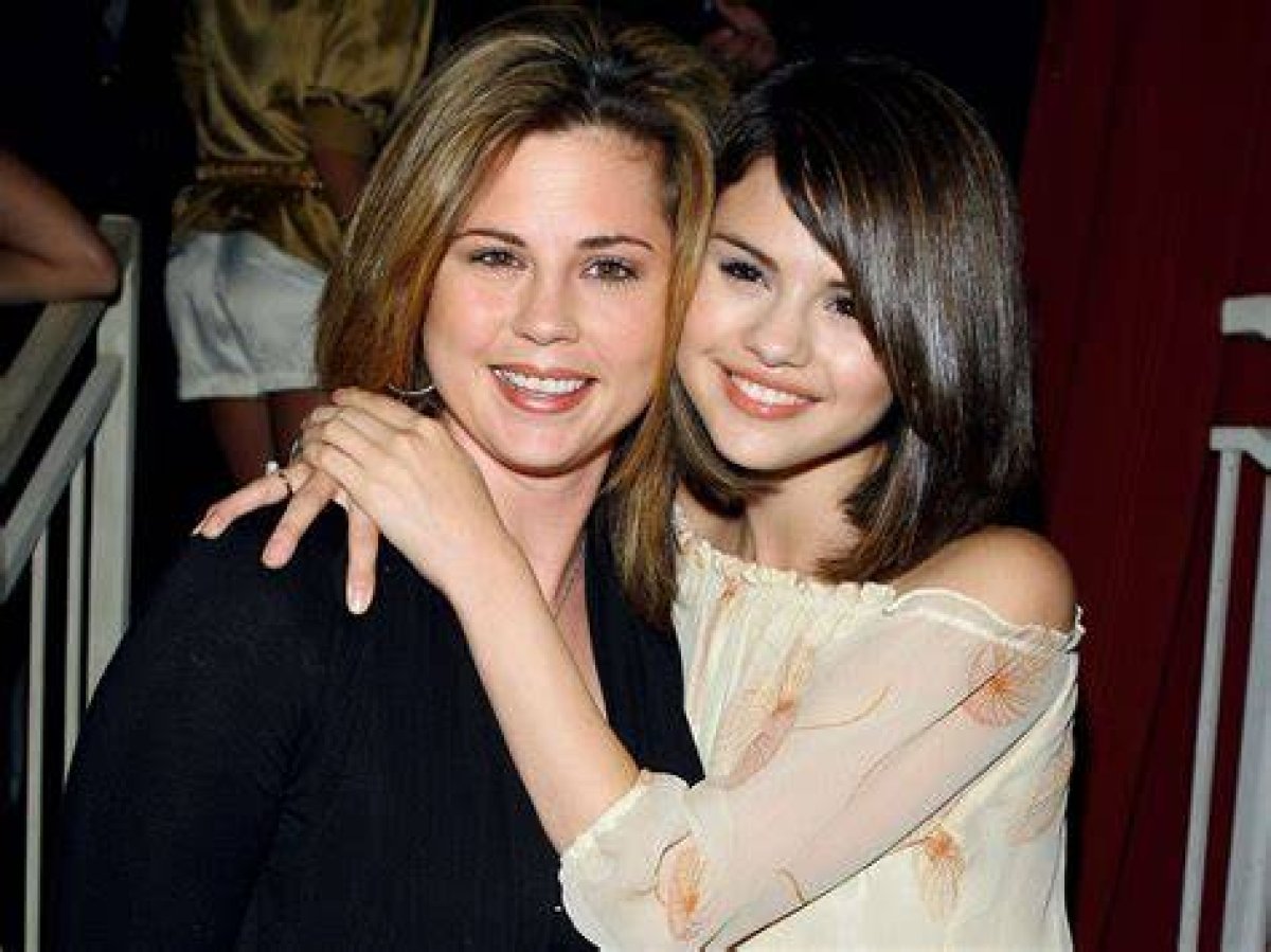 Selena Gomez Parents Meet Mandy Teefay and Rick Gomez
