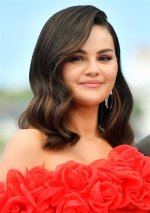 Selena Gomez's Net Worth, Age, and Height: a Comprehensive Overview