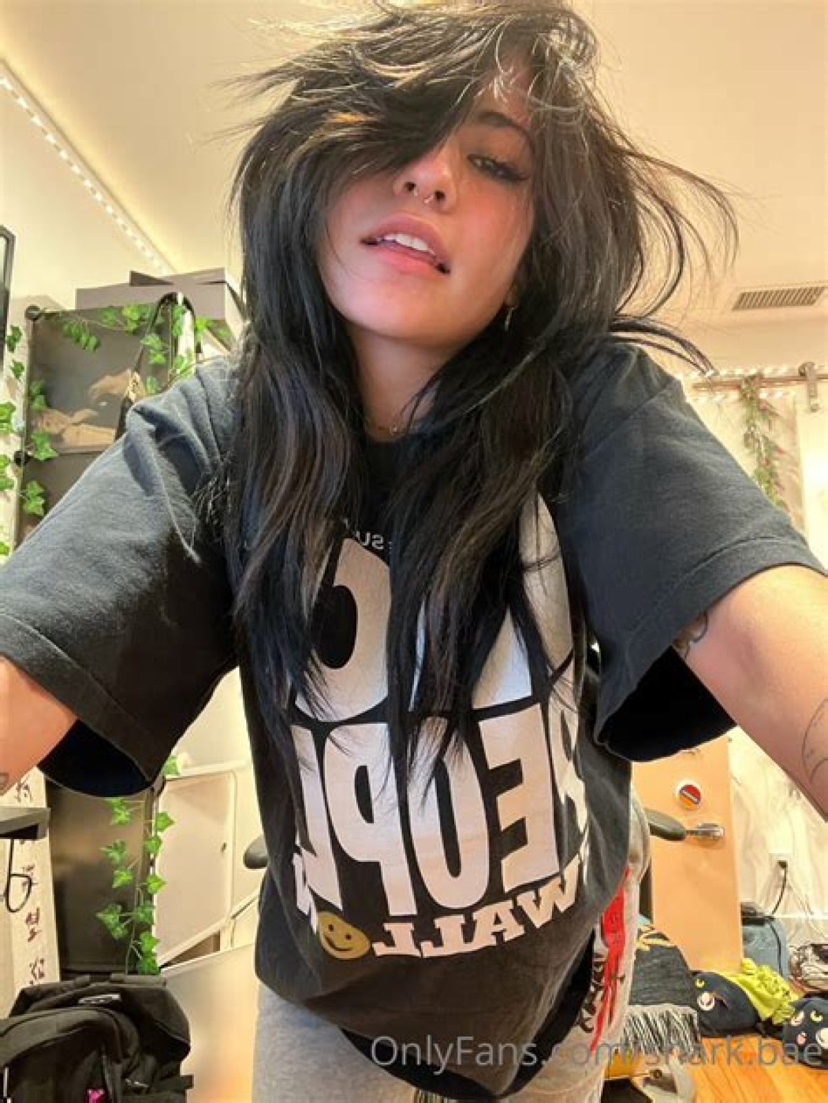 Shark Bae Onlyfans: Exploring the Allure and Impact of a Social Media Sensation
