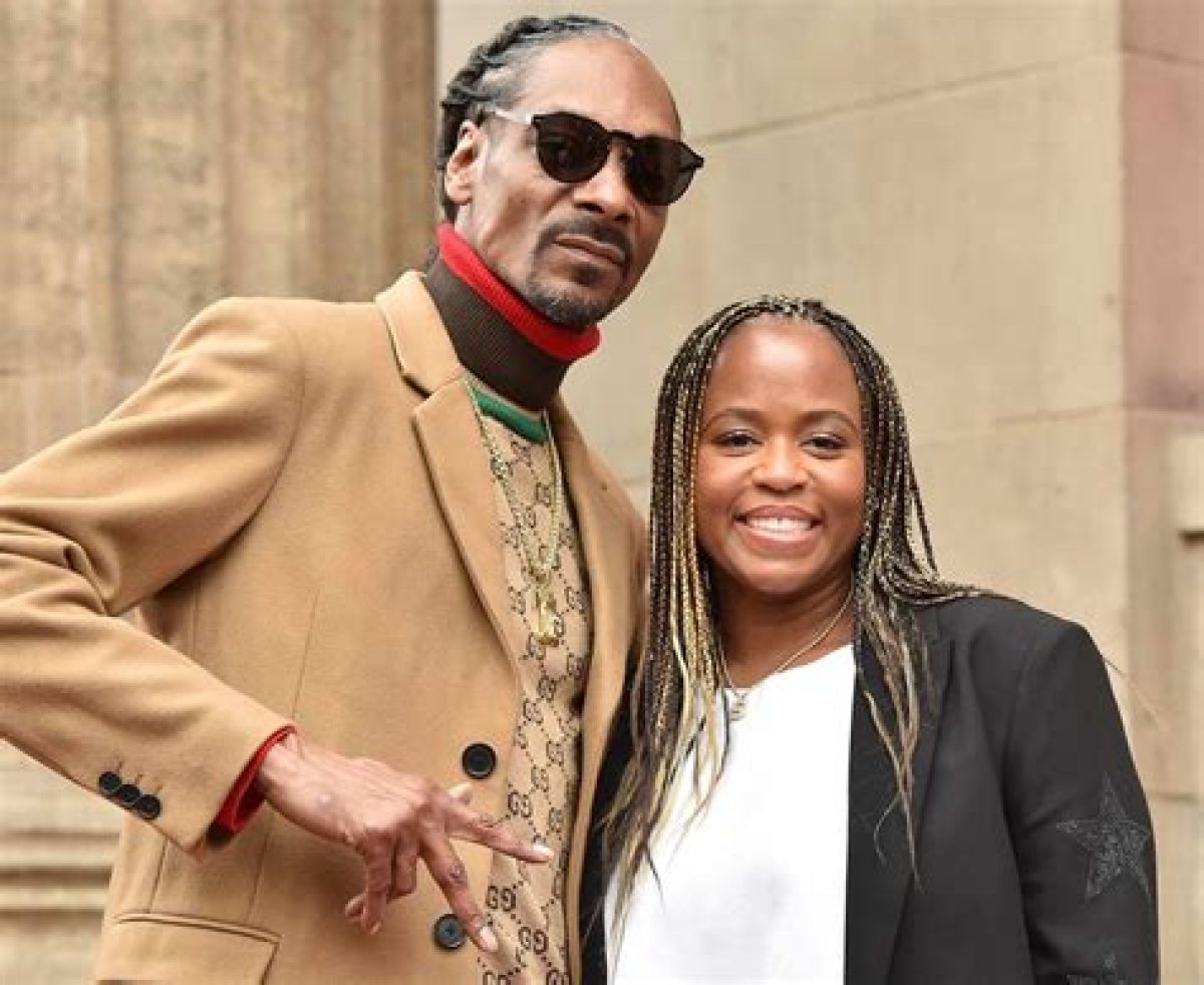 Snoop Dogg's Wife Beyond the Spotlight