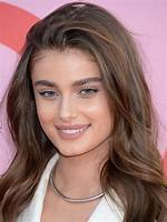 Taylor Hill (Model) - Age, Birthday, Bio, Facts, Family, Net Worth, Height & More ·