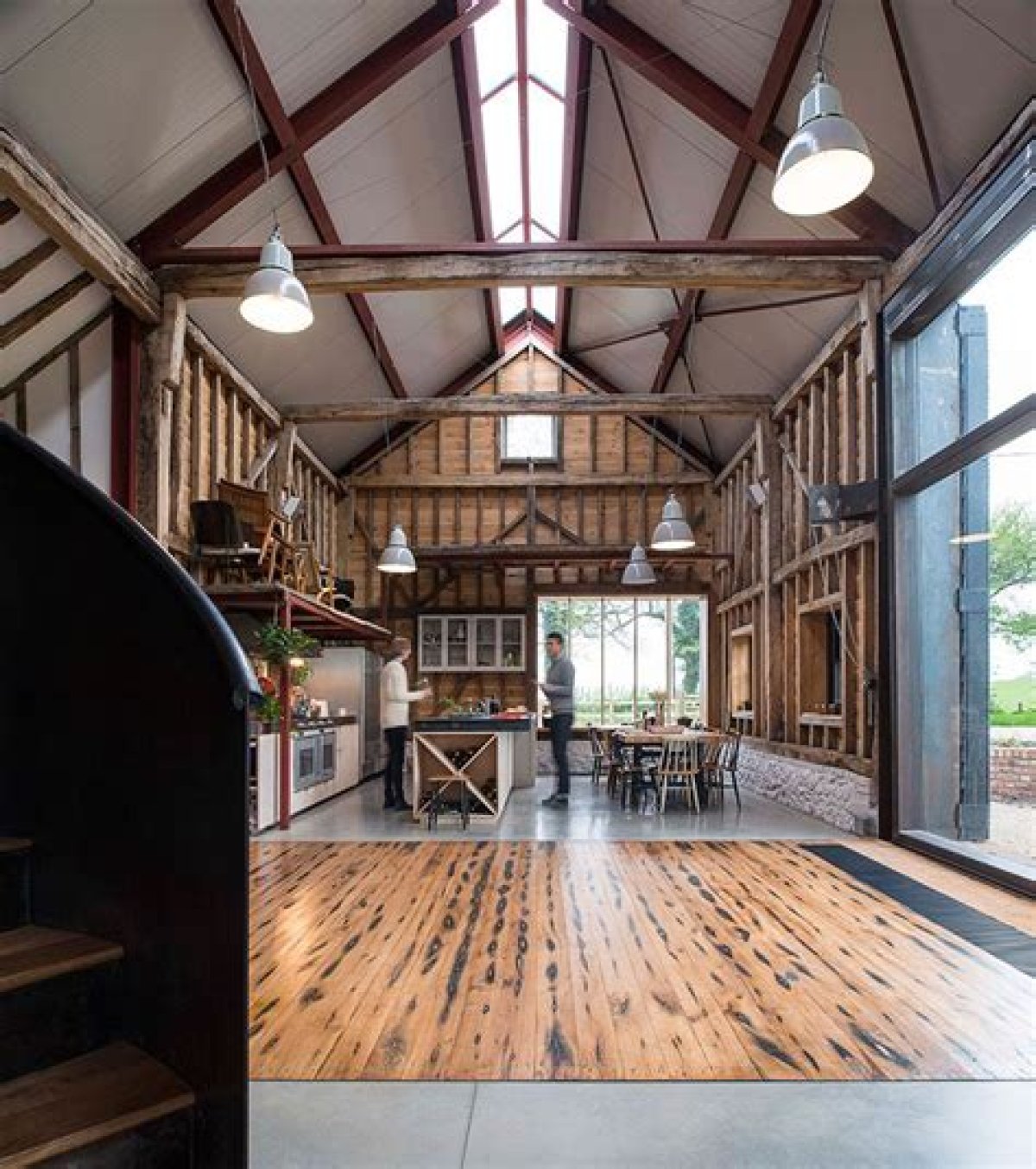 The Ancient Party Barn Went from 18Th Century to Smart