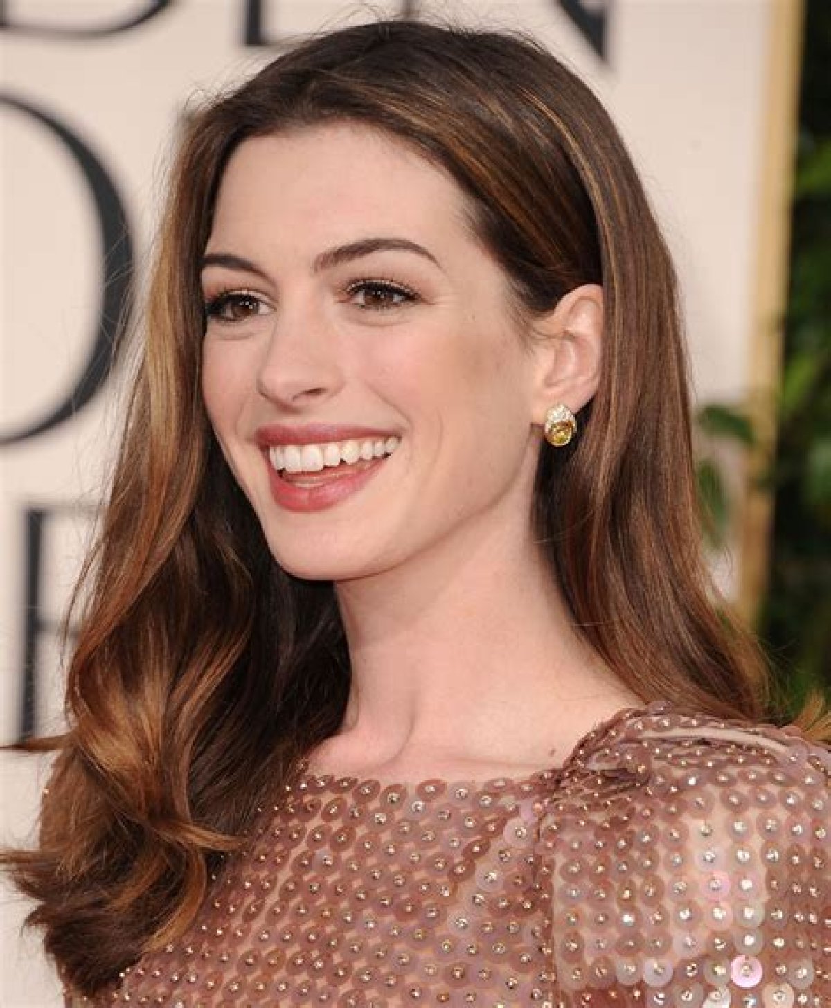 Uncover the Allure of Brown Hair Actresses: Discoveries and Insights