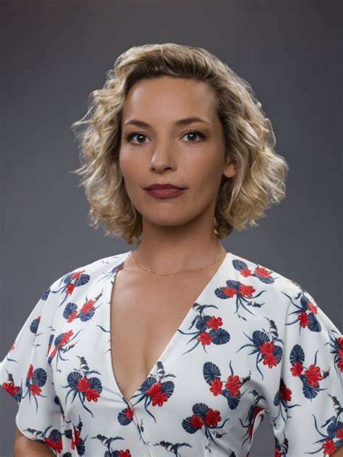 Understanding Perdita Weeks' Hips: an in-Depth Look at the Actress and Her Influence