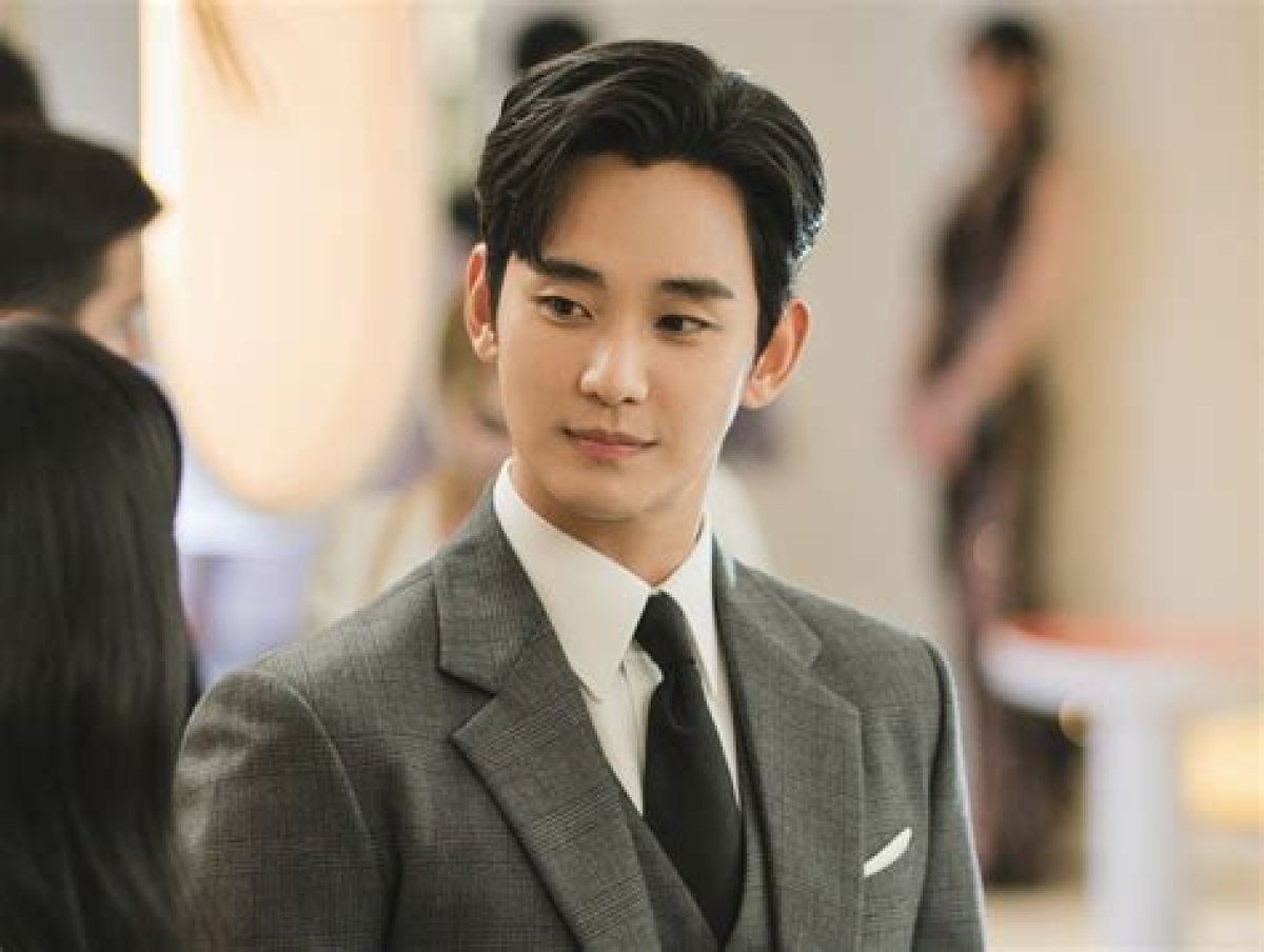 Unraveling the Lives of Kim Hyun Soo and Kim So Hyun