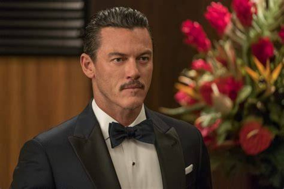Unveiling the Mystery: Who Is Luke Evans' Girlfriend?