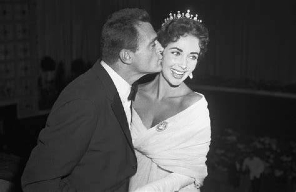 Was Richard Todd Married to Elizabeth Taylor?