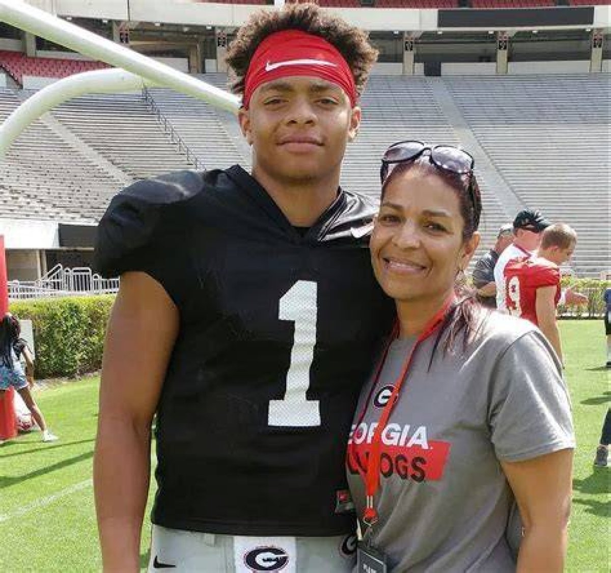 Who Are Justin Fields Parents? Father Ivant Fields and Mother Gina Tobey ·
