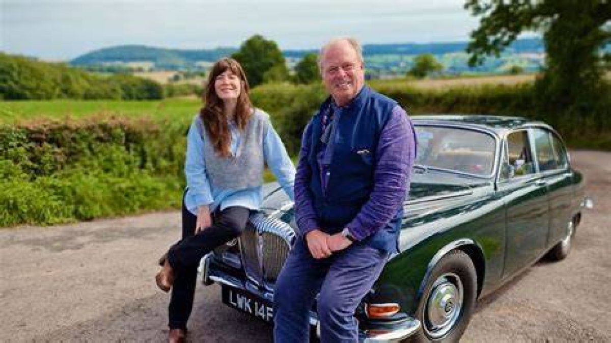 Who Is James Braxton from Antiques Road Trip? Get to Know Bbc Experts Family and Career! Mon |