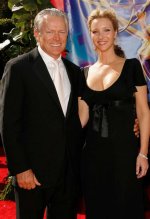 Who Is Lisa Kudrow's Husband Michel Stern? His Age, Family, Bio