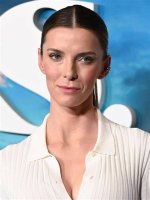 Who's Betty Gilpin's Famous Sister? Meet Peri Gilpin